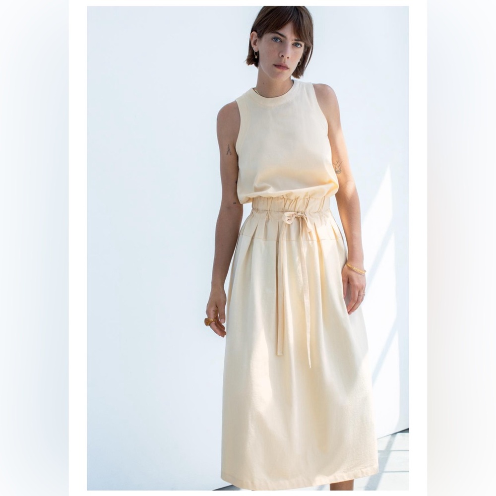 Maxi dress yellow/ivory color with cinch waist